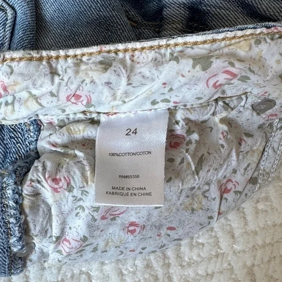 Blue Revival Stylish Distressed Blue Jean Shorts Size 24 - Picture 9 of 9